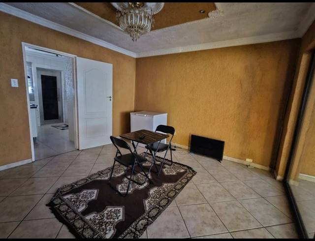 2 BEDROOM FREEHOLD FOR SALE IN EVATON WEST